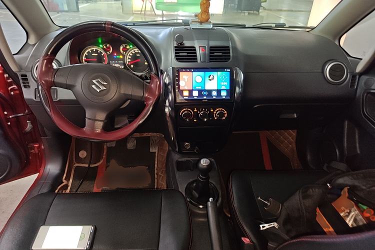 Used Suzuki SX4 2013 1.6L Manual CoolRide Model Center Console