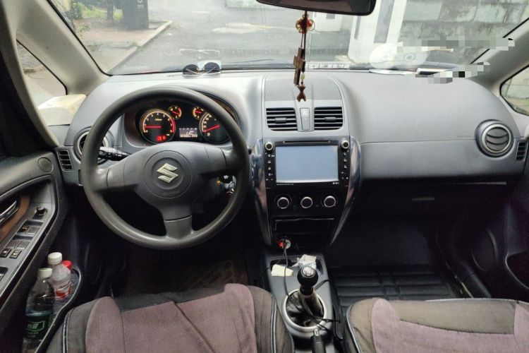 Used Suzuki SX4 2013 1.6L Manual CoolRide Model Center Console