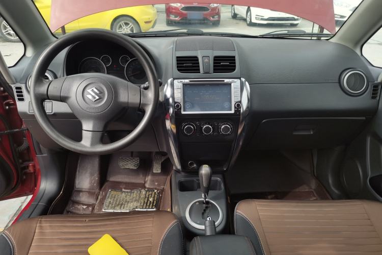 Used Suzuki SX4 2013 1.6L Automatic CoolRide Model Center Console