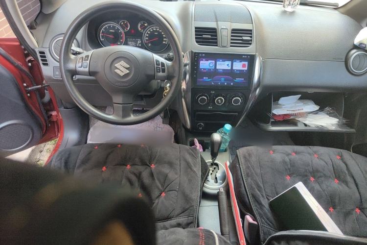 Used Suzuki SX4 2013 1.6L Automatic CoolRide Model Center Console