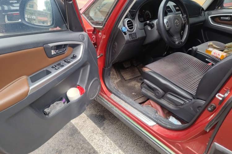 Used Suzuki SX4 2013 Koleos 1.6L Automatic Sport Model Driver Seat