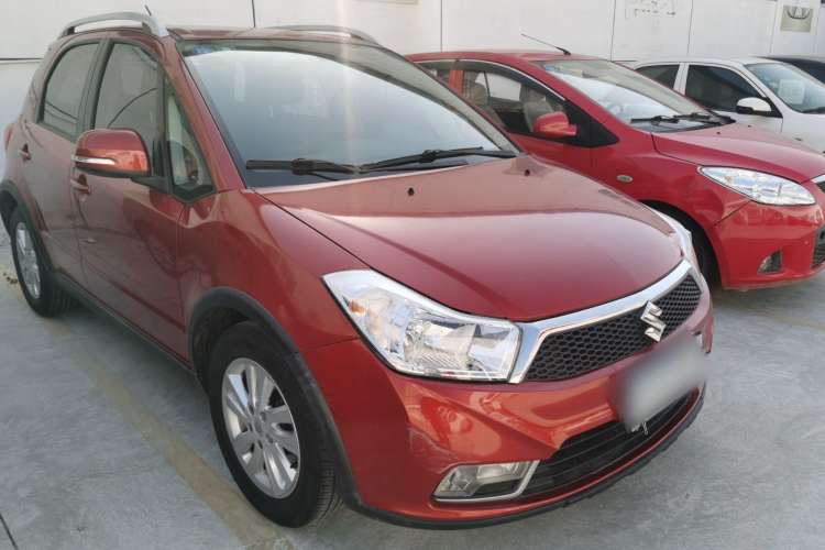 Used Suzuki SX4 2013 1.6L Manual CoolRide Model Front Right 45 Deg
