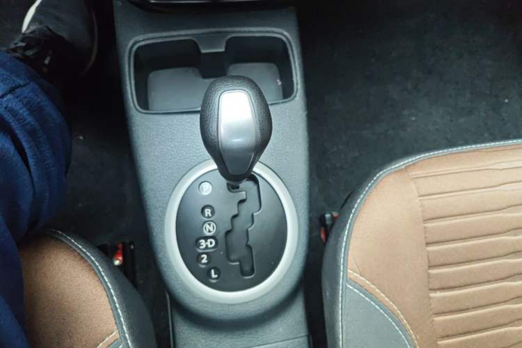 Used Suzuki SX4 2013 1.6L Automatic CoolRide Model Gear Lever
