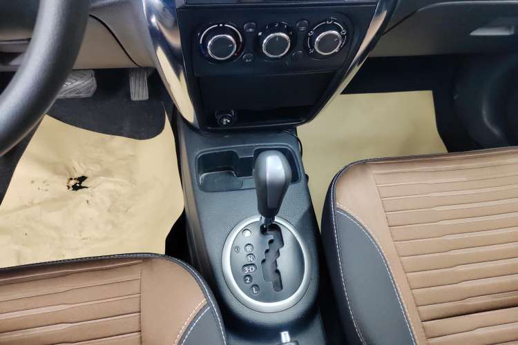 Used Suzuki SX4 2013 1.6L Automatic CoolRide Model Gear Lever