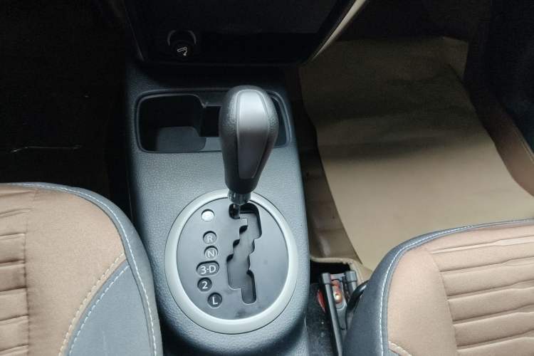Used Suzuki SX4 2013 1.6L Automatic CoolRide Model Gear Lever