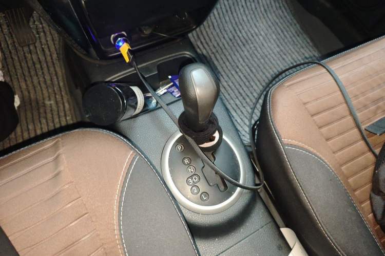 Used Suzuki SX4 2013 1.6L Automatic CoolRide Model Gear Lever