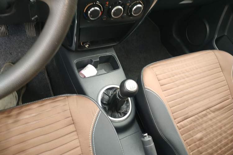 Used Suzuki SX4 2013 1.6L Manual CoolRide Model Gear Lever