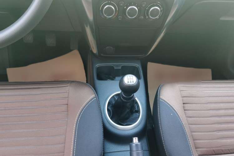 Used Suzuki SX4 2013 1.6L Manual CoolRide Model Gear Lever