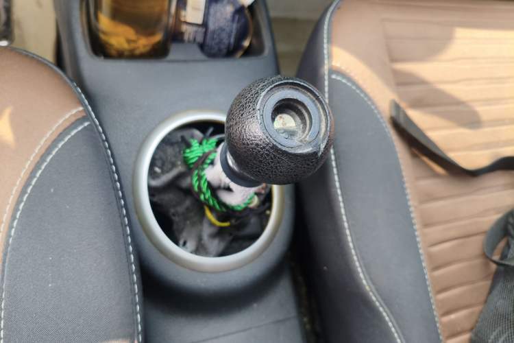 Used Suzuki SX4 2013 1.6L Manual CoolRide Model Gear Lever