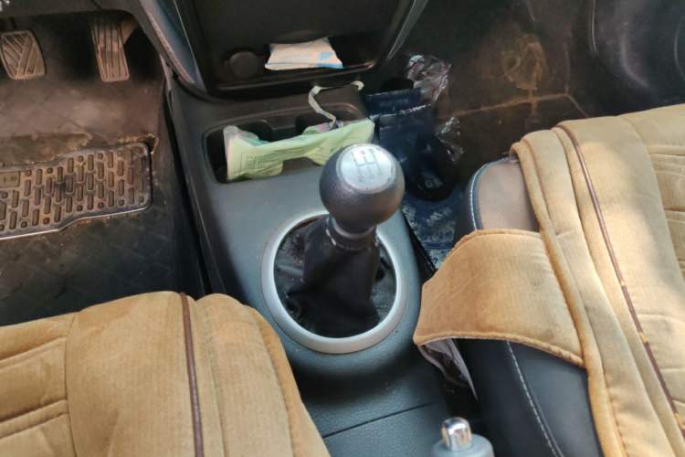 Used Suzuki SX4 2013 1.6L Manual CoolRide Model Gear Lever