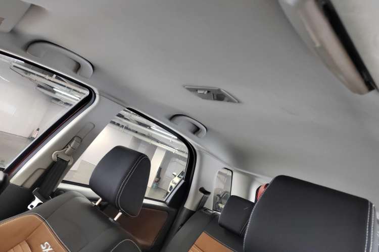 Used Suzuki SX4 2013 1.6L Automatic CoolRide Model Headliner