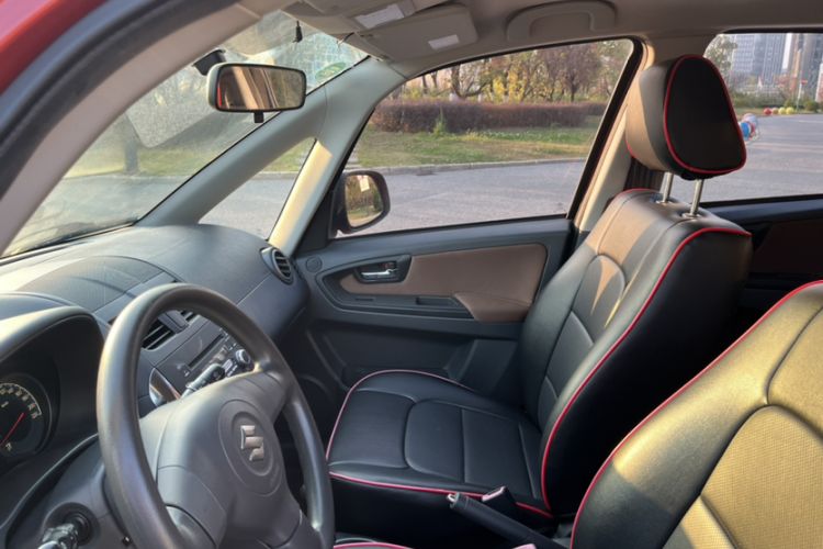 Used Suzuki SX4 2013 1.6L Automatic CoolRide Model Interior 1