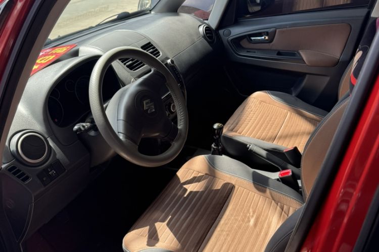 Used Suzuki SX4 2013 1.6L Manual CoolRide Model Interior 2