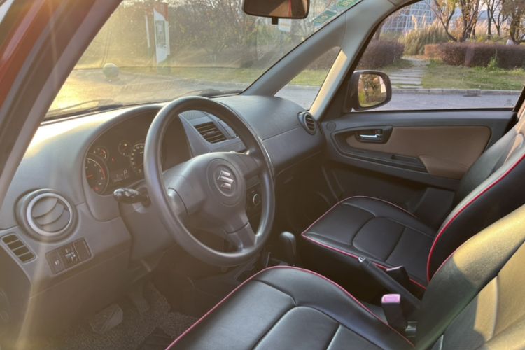 Used Suzuki SX4 2013 1.6L Automatic CoolRide Model Interior 2