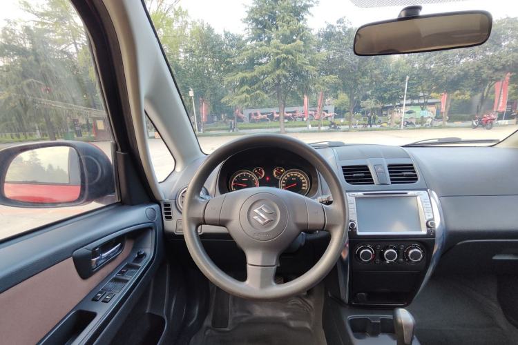 Used Suzuki SX4 2013 1.6L Automatic CoolRide Model Interior 2