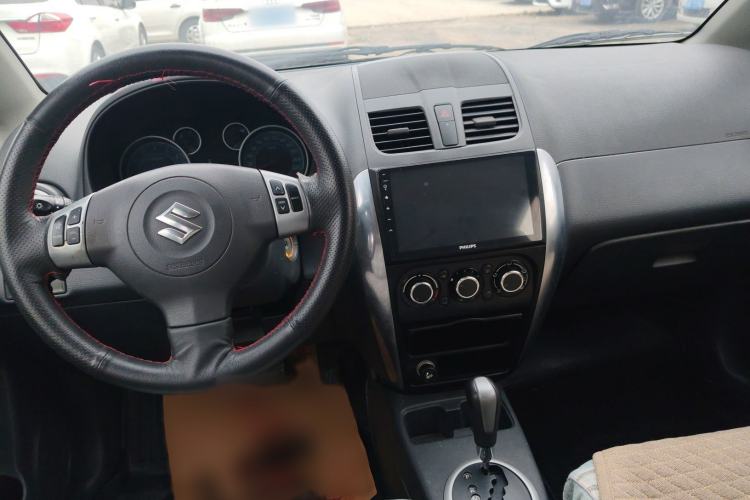 Used Suzuki SX4 2013 1.6L Automatic CoolRide Model Interior 3