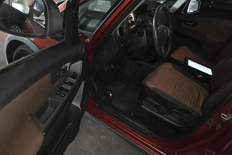 Used Suzuki SX4 2013 1.6L Automatic CoolRide Model Interior 3