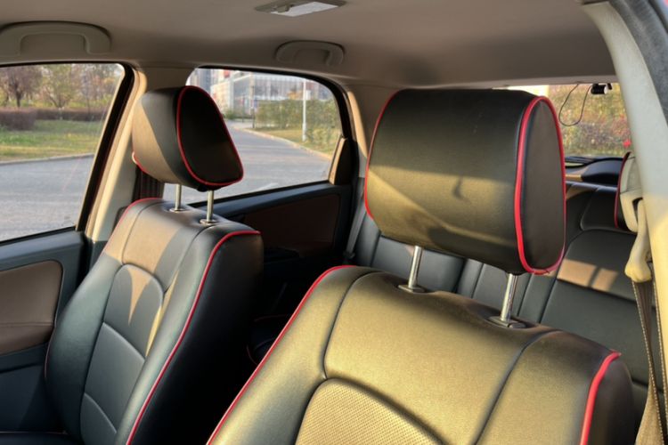 Used Suzuki SX4 2013 1.6L Automatic CoolRide Model Interior 7
