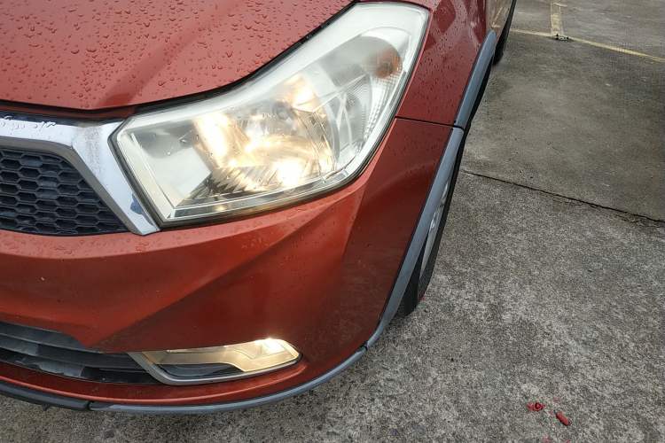 Used Suzuki SX4 2013 1.6L Manual CoolRide Model Left Front Headlight