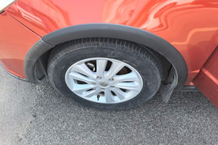 Used Suzuki SX4 2013 1.6L Automatic CoolRide Model Left Front Wheel Hub