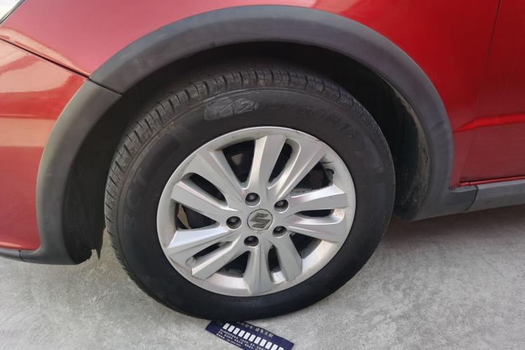 Used Suzuki SX4 2013 1.6L Manual CoolRide Model Left Front Wheel Hub