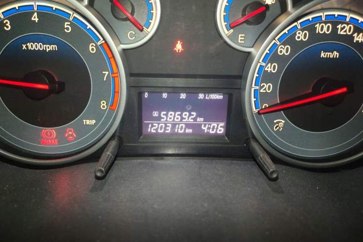 Used Suzuki SX4 2013 1.6L Manual CoolRide Model Odometer Close Up