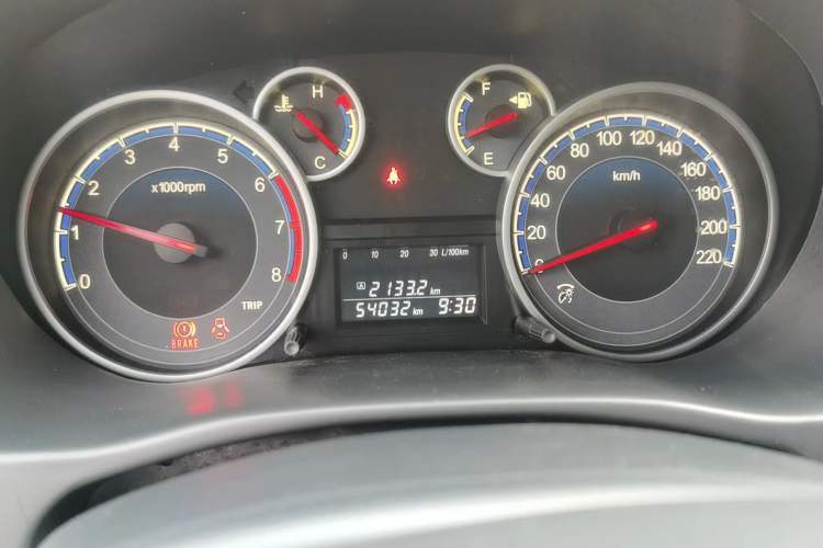 Used Suzuki SX4 2013 1.6L Manual CoolRide Model Odometer Close Up