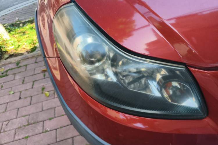 Used Suzuki SX4 2013 Koleos 1.6L Automatic Sport Model Right Front Headlight
