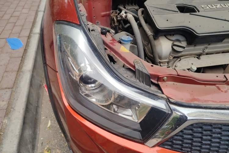 Used Suzuki SX4 2013 Koleos 1.6L Automatic Sport Model Right Front Headlight