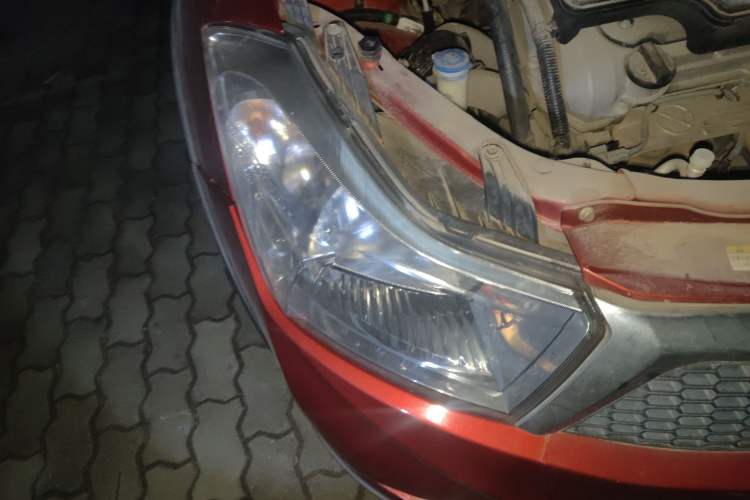 Used Suzuki SX4 2013 1.6L Automatic CoolRide Model Right Front Headlight