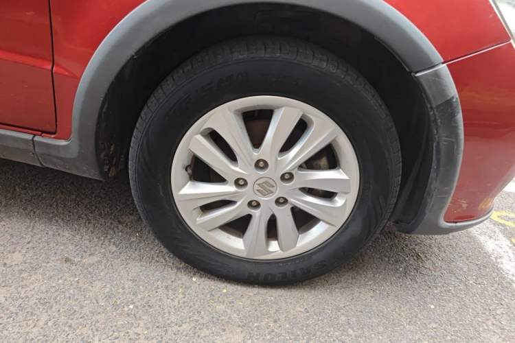 Used Suzuki SX4 2013 1.6L Automatic CoolRide Model Right Front Wheel Hub