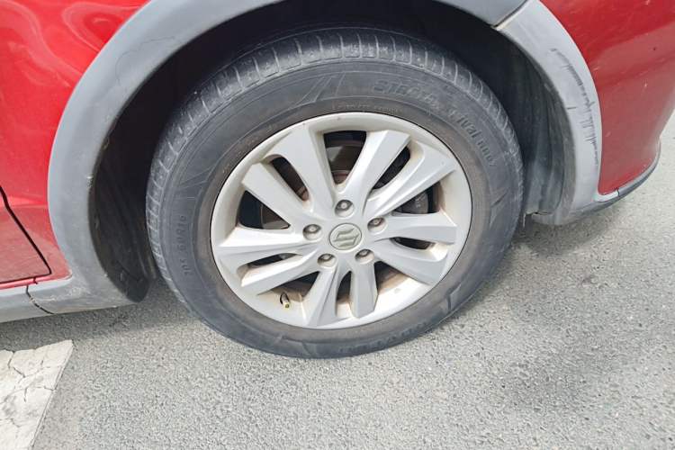 Used Suzuki SX4 2013 1.6L Automatic CoolRide Model Right Front Wheel Hub