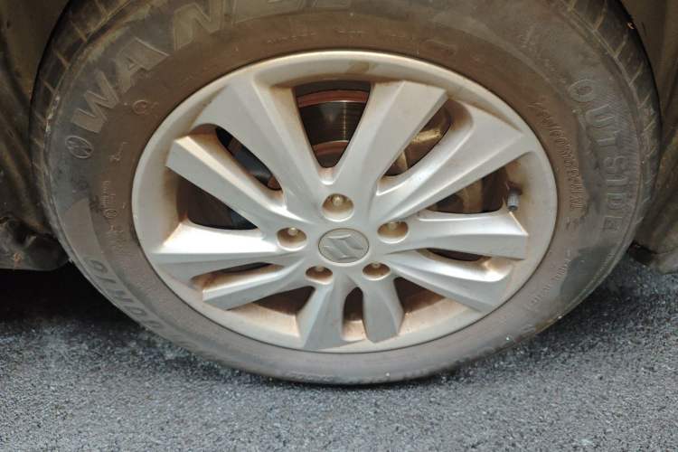 Used Suzuki SX4 2013 1.6L Automatic CoolRide Model Right Front Wheel Hub