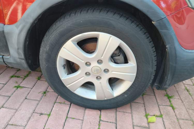 Used Suzuki SX4 2013 Koleos 1.6L Automatic Sport Model Right Front Wheel Hub