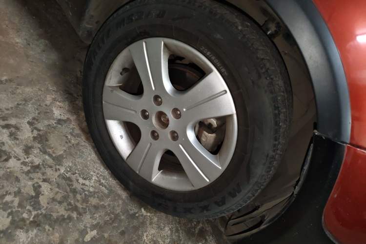 Used Suzuki SX4 2013 Koleos 1.6L Automatic Sport Model Right Front Wheel Hub
