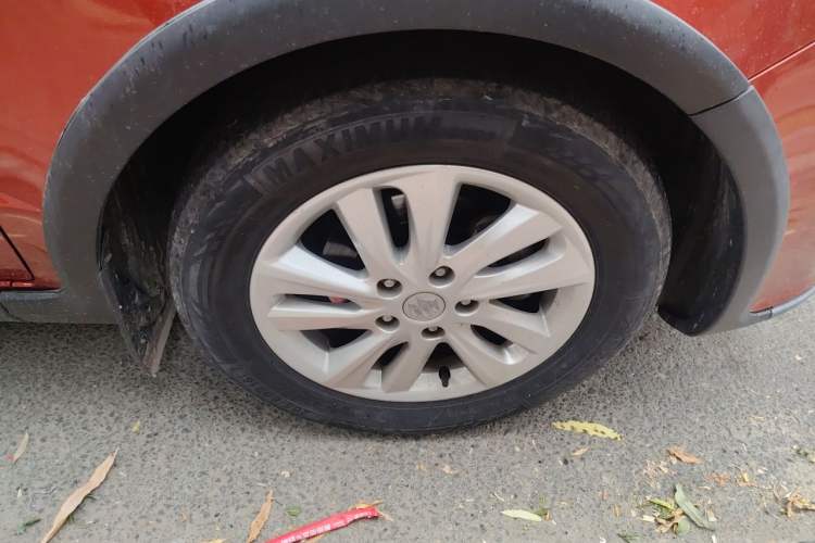 Used Suzuki SX4 2013 Koleos 1.6L Automatic Sport Model Right Front Wheel Hub