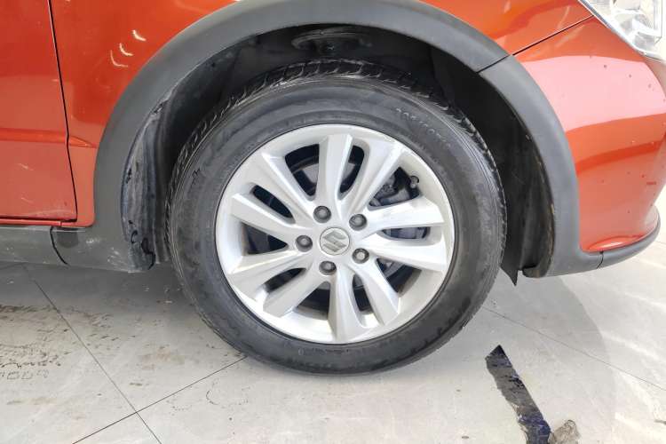 Used Suzuki SX4 2013 1.6L Automatic CoolRide Model Right Front Wheel Hub