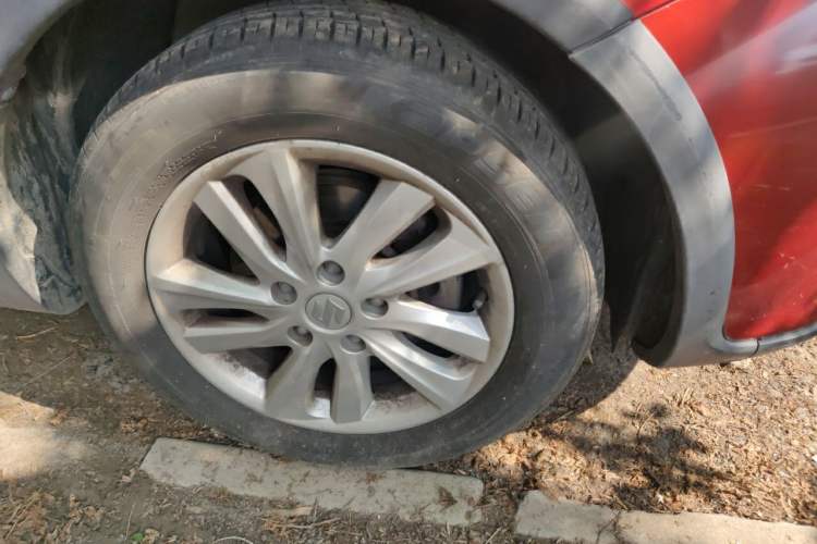 Used Suzuki SX4 2013 1.6L Manual CoolRide Model Right Front Wheel Hub