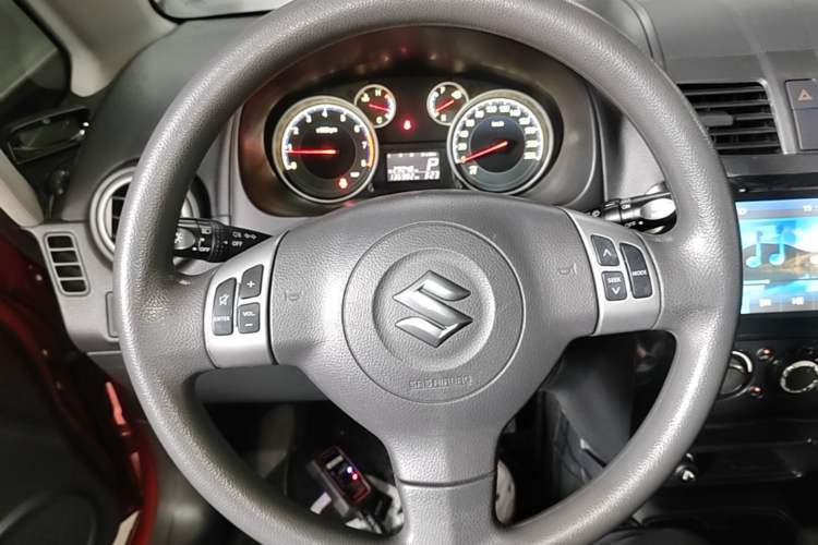 Used Suzuki SX4 2013 1.6L Automatic CoolRide Model Steering Wheel