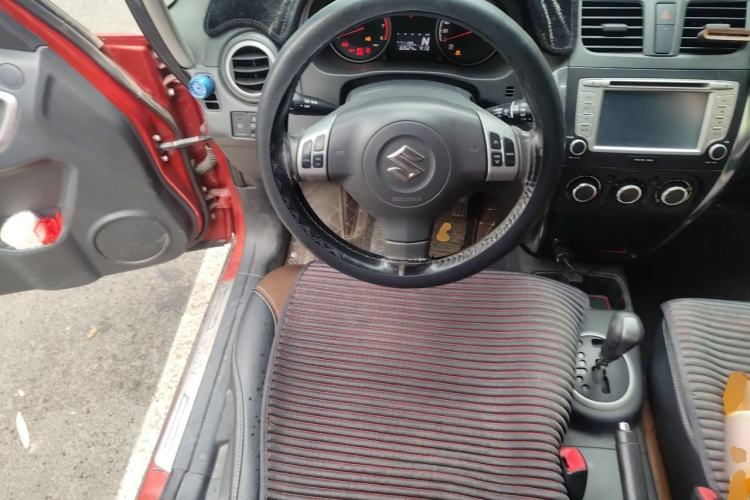 Used Suzuki SX4 2013 Koleos 1.6L Automatic Sport Model Steering Wheel