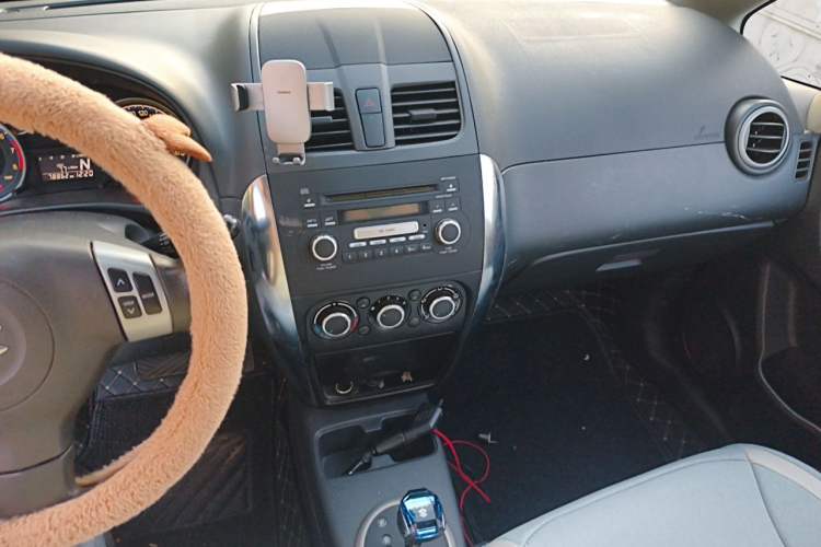 Used Suzuki SX4 2013 1.6L Automatic CoolRide Model Audio And AC Panel
