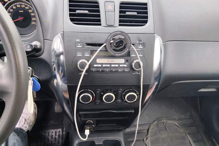 Used Suzuki SX4 2013 1.6L Automatic CoolRide Model Audio And AC Panel
