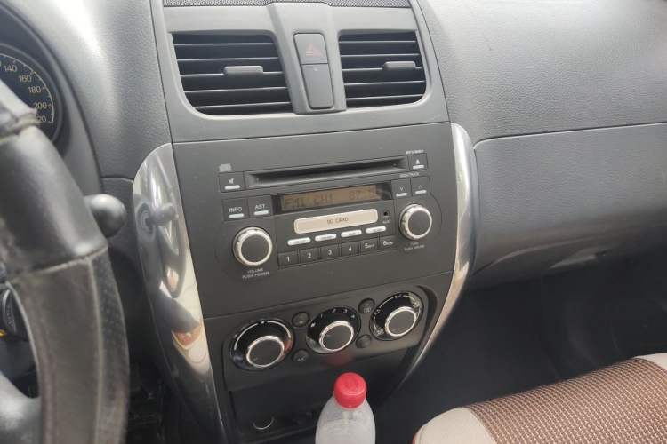 Used Suzuki SX4 2013 1.6L Manual CoolRide Model Audio And AC Panel
