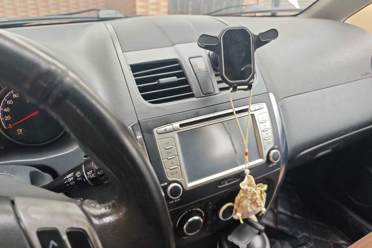Used Suzuki SX4 2013 Koleos 1.6L Automatic Sport Model Audio And AC Panel