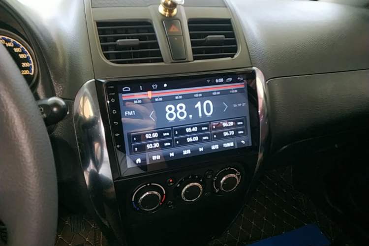 Used Suzuki SX4 2013 1.6L Automatic CoolRide Model Audio And AC Panel