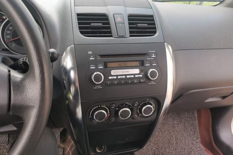Used Suzuki SX4 2013 1.6L Manual CoolRide Model Audio And AC Panel