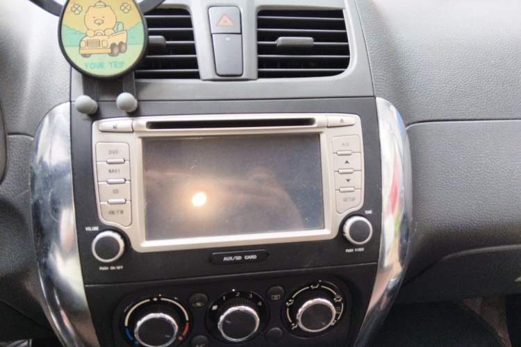 Used Suzuki SX4 2013 Koleos 1.6L Automatic Sport Model Audio And AC Panel