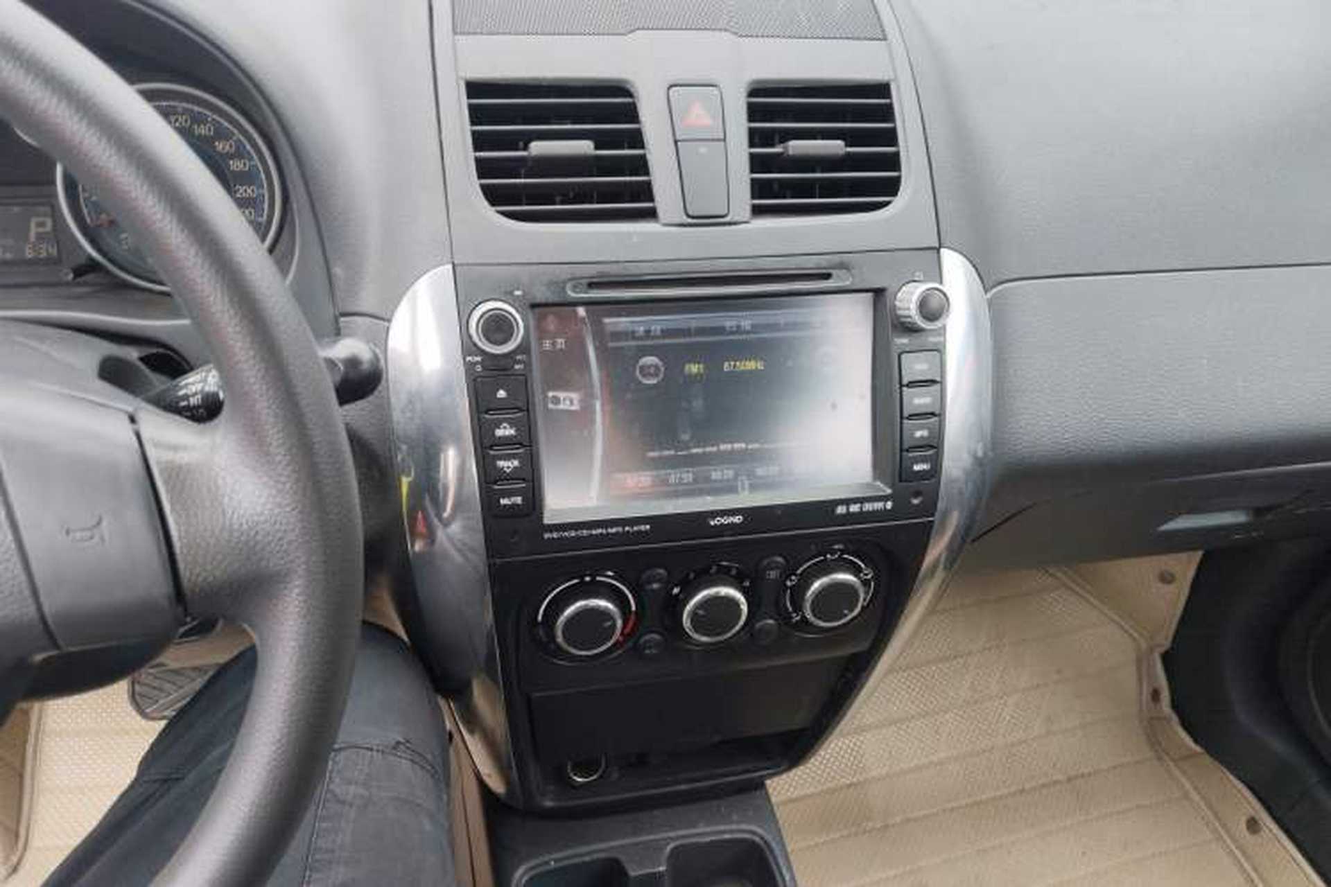 Used Suzuki SX4 2013 1.6L Automatic CoolRide Model Audio And AC Panel