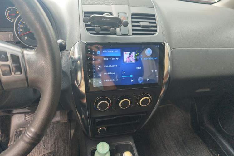 Used Suzuki SX4 2013 Koleos 1.6L Automatic Sport Model Audio And AC Panel