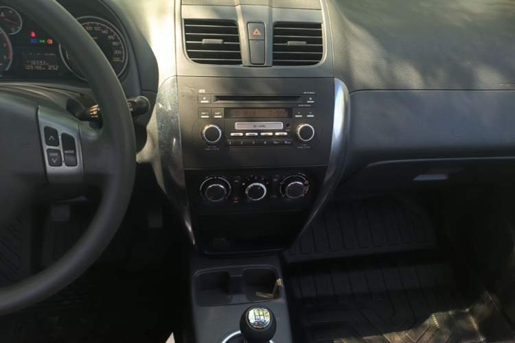 Used Suzuki SX4 2013 1.6L Manual CoolRide Model Audio And AC Panel